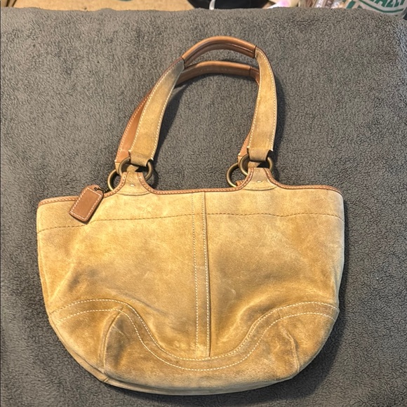 Coach medium Hampton tote Tan Suede Handbag - Picture 4 of 7